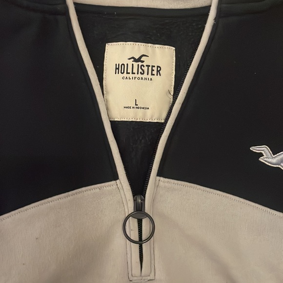 Hollister Cropped Half Zip Sweatshirt | L - Picture 5 of 5